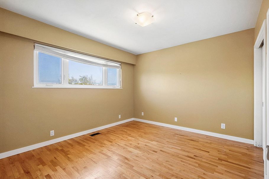 7621 Elliott Street Vancouver, BC - 11