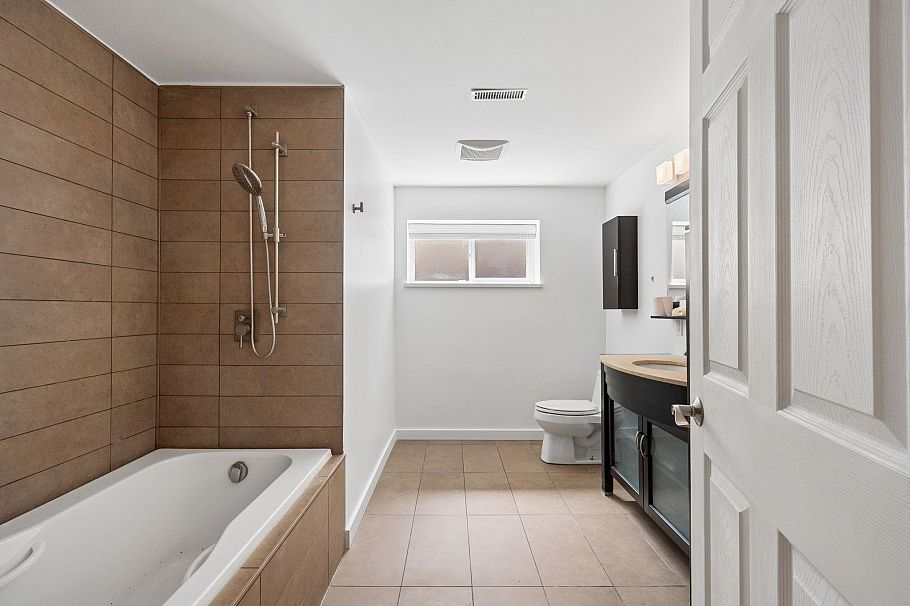 7621 Elliott Street Vancouver, BC - 27