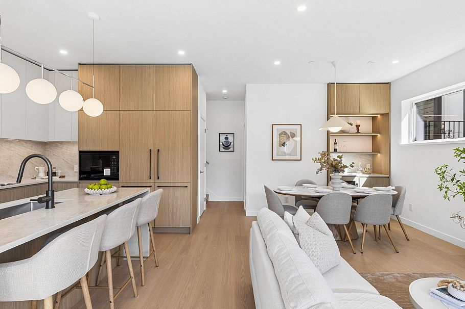 1 6040 Larch Street Vancouver, BC - 9