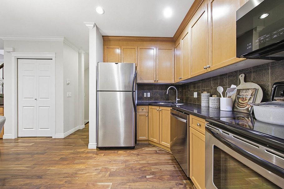 1737 Frances Street Vancouver, BC - 11