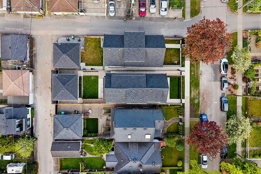 1 165 E 45th Avenue Vancouver, BC - 19