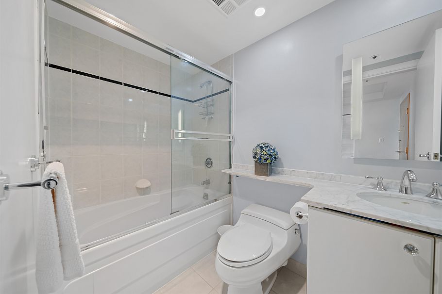 604 1501 Howe Street Vancouver, BC - 24