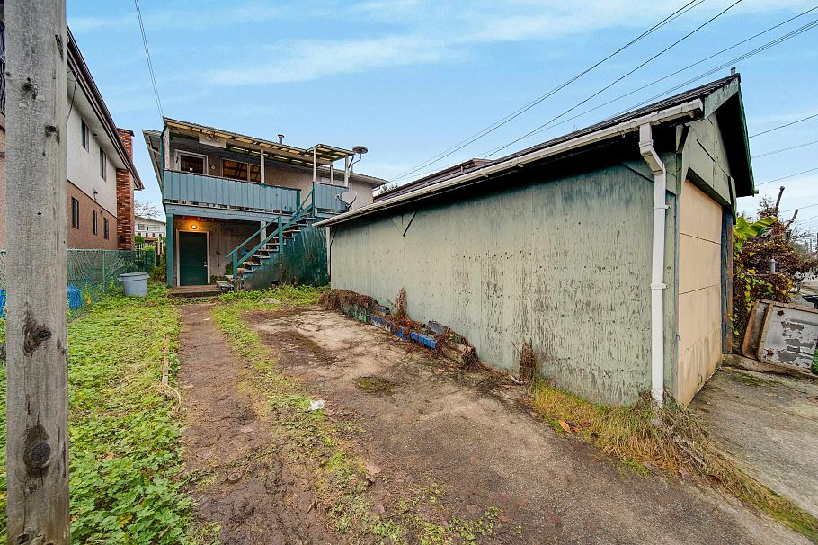 5284 Slocan Street Vancouver, BC - 29