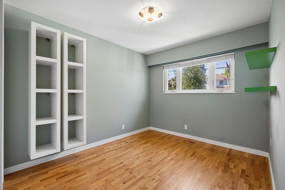 7621 Elliott Street Vancouver, BC - 14