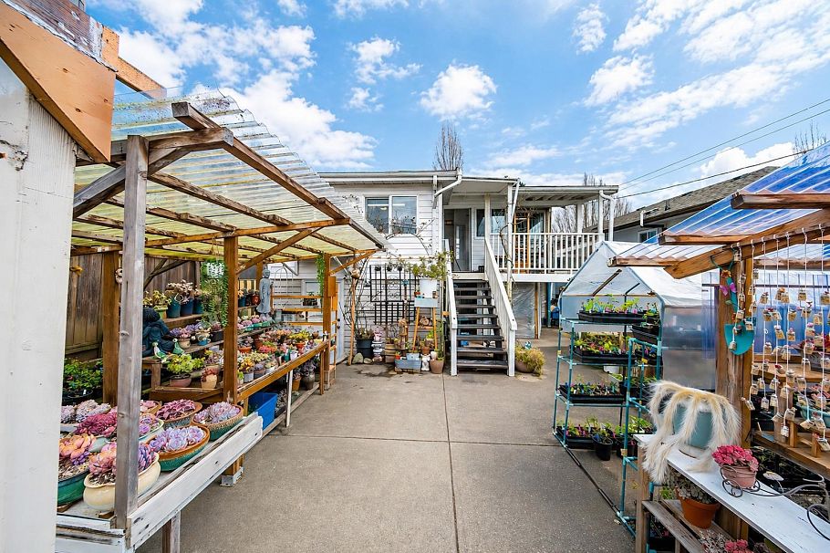3134 E 1st Avenue Vancouver, BC - 25