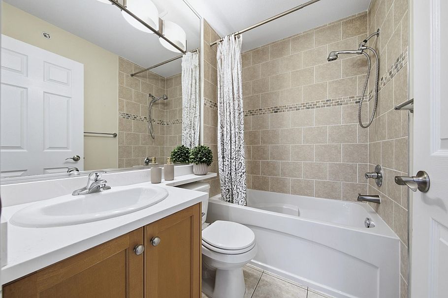 1737 Frances Street Vancouver, BC - 22