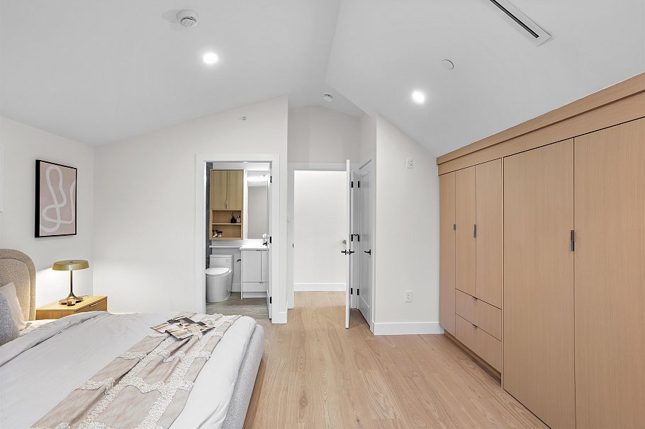 2 165 E 45th Avenue Vancouver, BC - 14