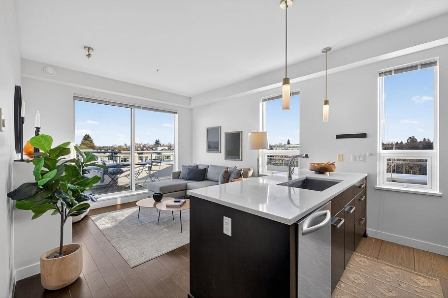 515 3333 Main Street Vancouver, BC - 1