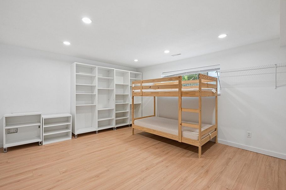 7621 Elliott Street Vancouver, BC - 23