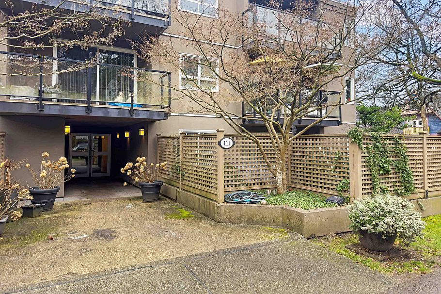 205 111 W 10th Avenue Vancouver, BC - 2