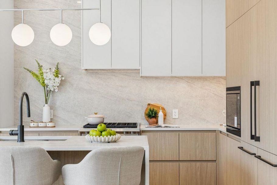 1 6040 Larch Street Vancouver, BC - 4