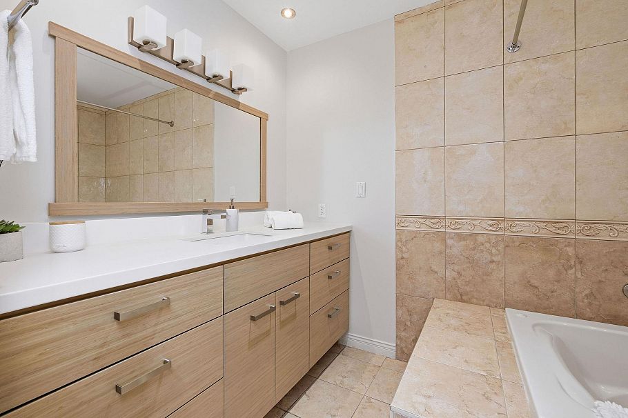 1558 Bowser Avenue North Vancouver, BC - 19