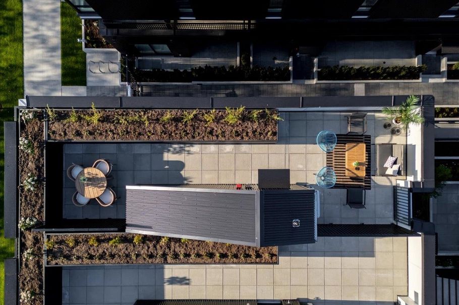 231 2830 Nanaimo Street Vancouver, BC - 1