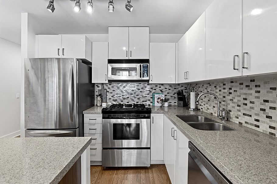 1104 175 W 1st Street North Vancouver, BC - 17