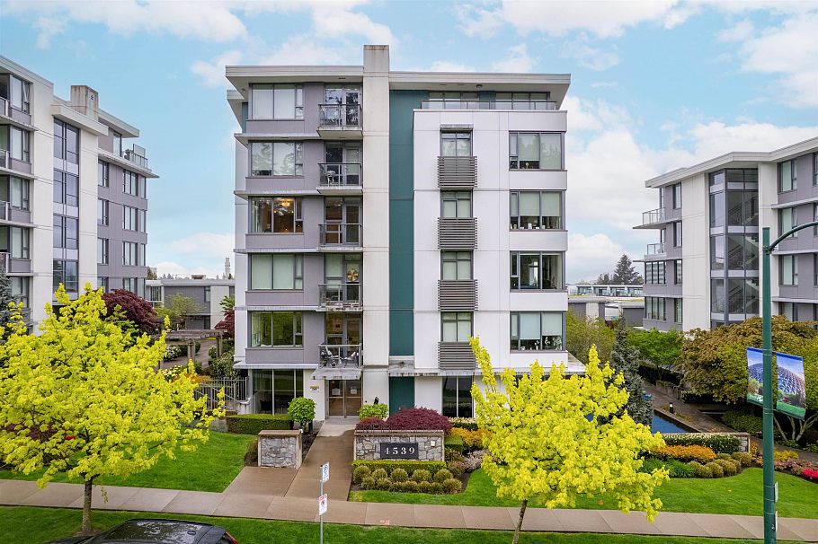 503 4539 Cambie Street Vancouver, BC - 1