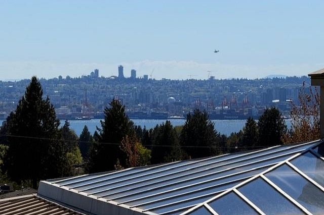 322 121 W 29 Street North Vancouver, BC - 1