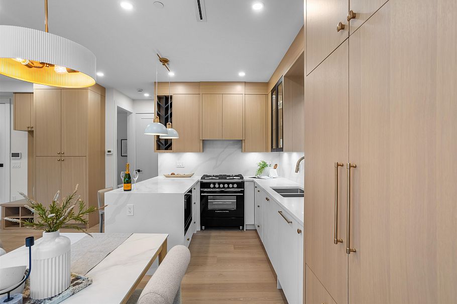 2 165 E 45th Avenue Vancouver, BC - 7