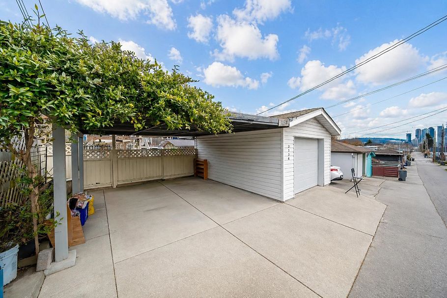 3134 E 1st Avenue Vancouver, BC - 27