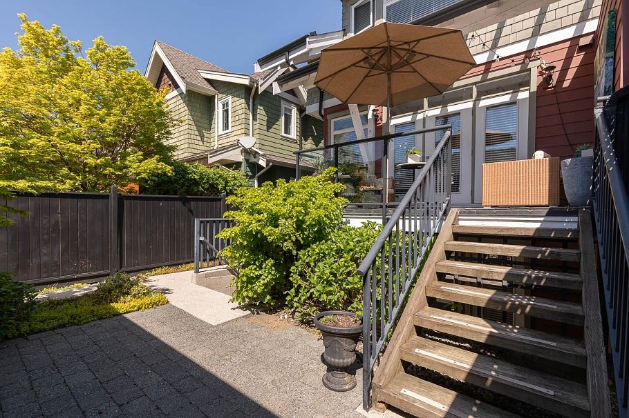 227 E 17 Street North Vancouver, BC - 32