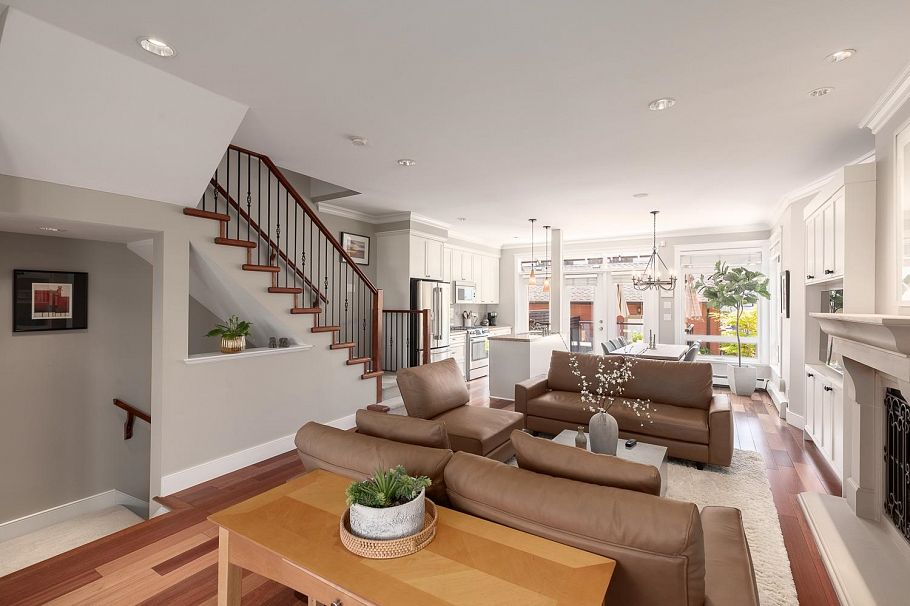 227 E 17 Street North Vancouver, BC - 8