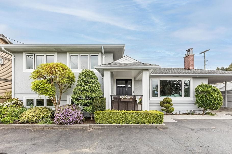4384 Highland Boulevard North Vancouver, BC - 1