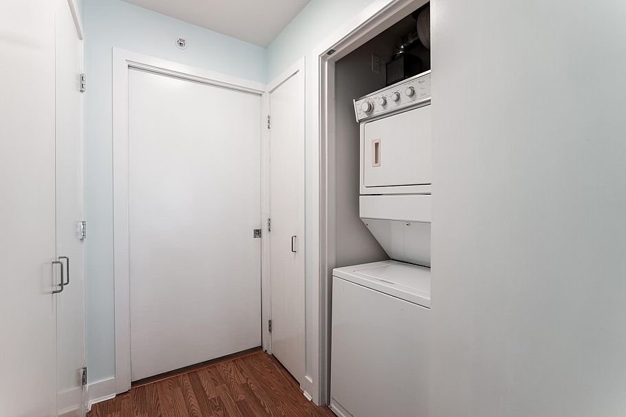 1104 175 W 1st Street North Vancouver, BC - 27