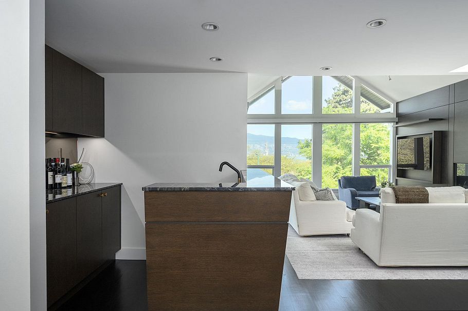 3262 W 1st Avenue Vancouver, BC - 8