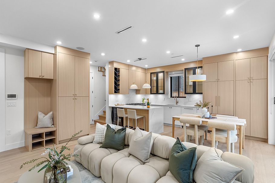 2 165 E 45th Avenue Vancouver, BC - 4