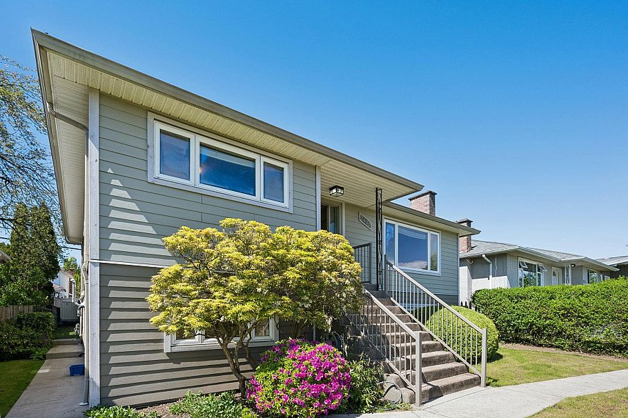 7621 Elliott Street Vancouver, BC - 3