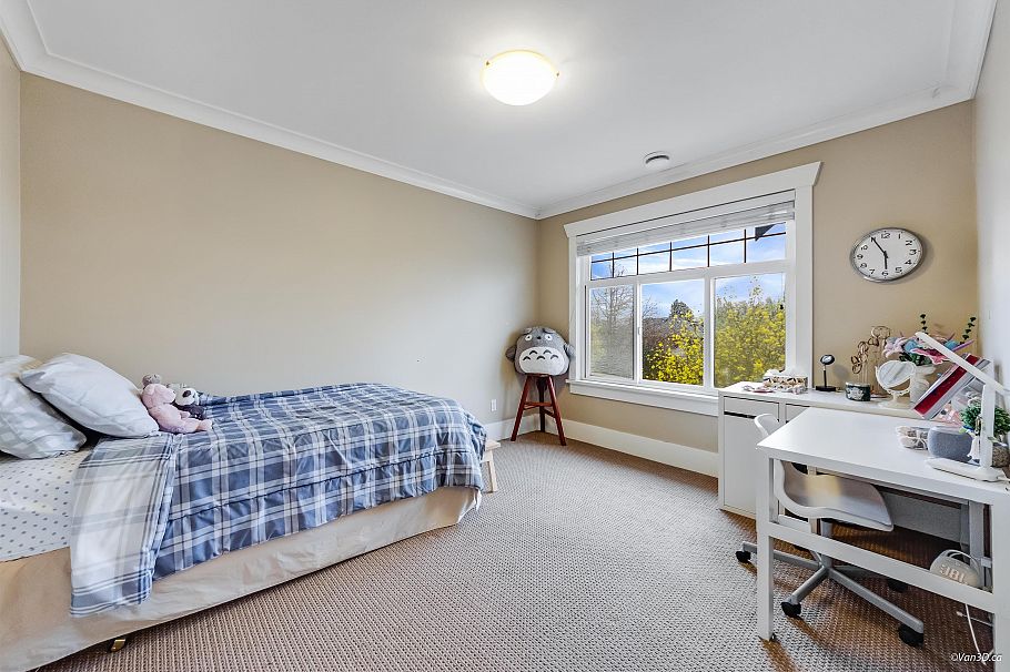 2457 E 3rd Avenue Vancouver, BC - 18