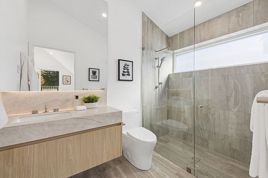 1 6040 Larch Street Vancouver, BC - 25