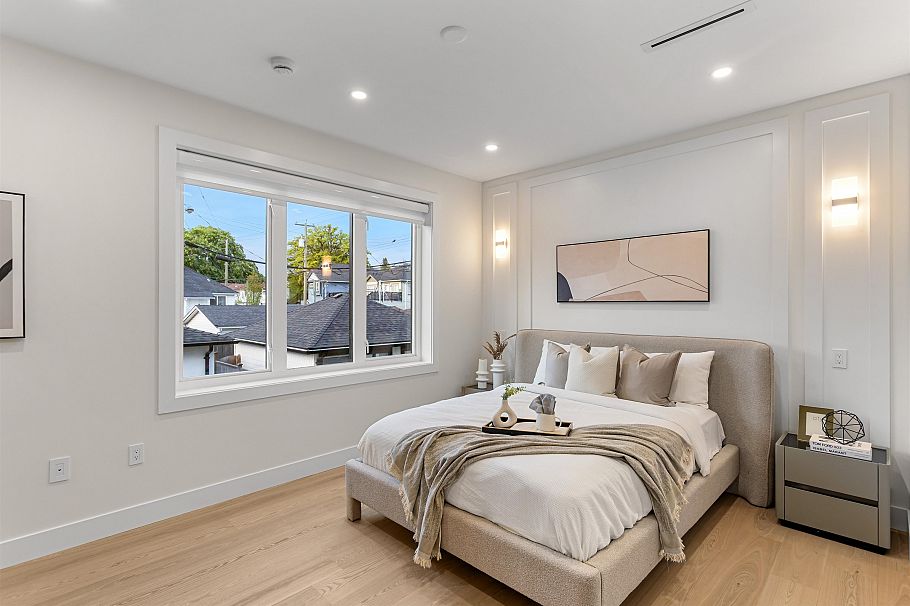 2 165 E 45th Avenue Vancouver, BC - 9