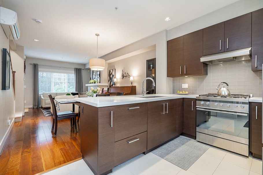 5946 Oak Street Vancouver, BC - 6
