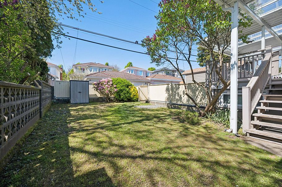 7621 Elliott Street Vancouver, BC - 32
