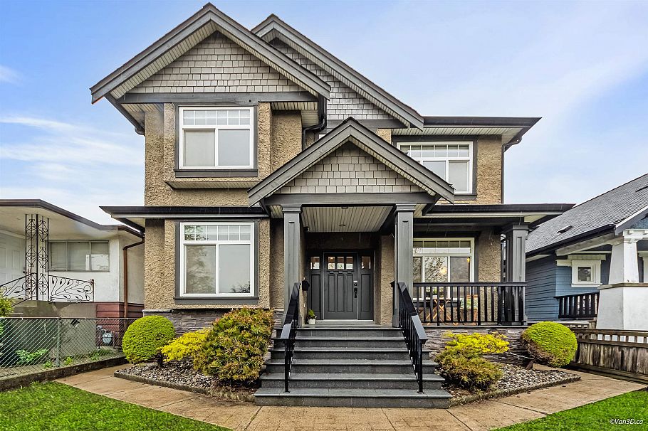 2457 E 3rd Avenue Vancouver, BC - 1