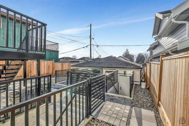 718 E 62nd Avenue Vancouver, BC - 19