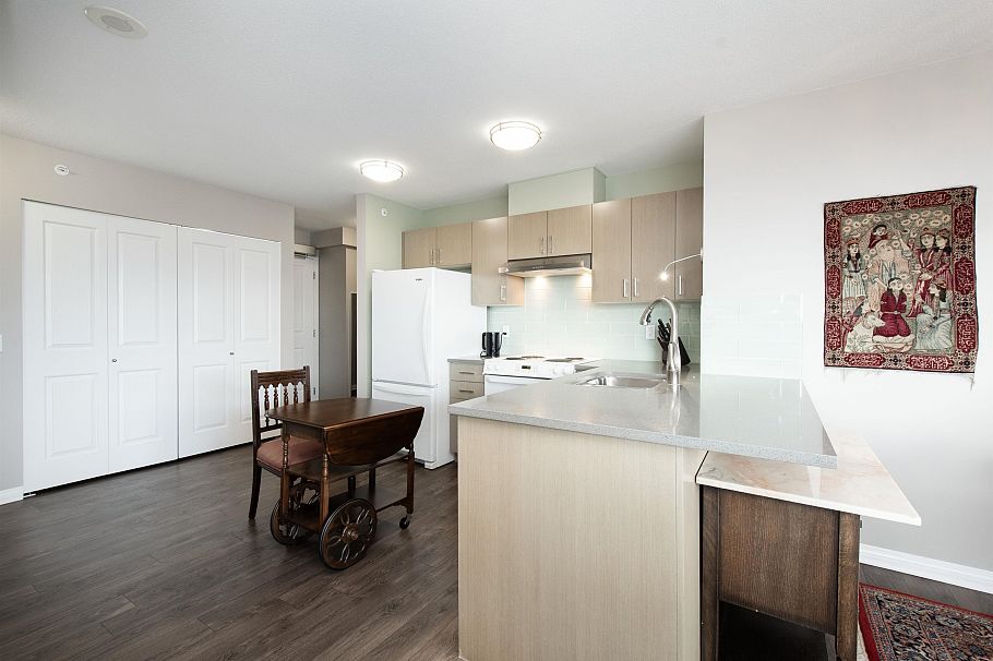 1001 1570 W 7th Avenue Vancouver, BC - 7