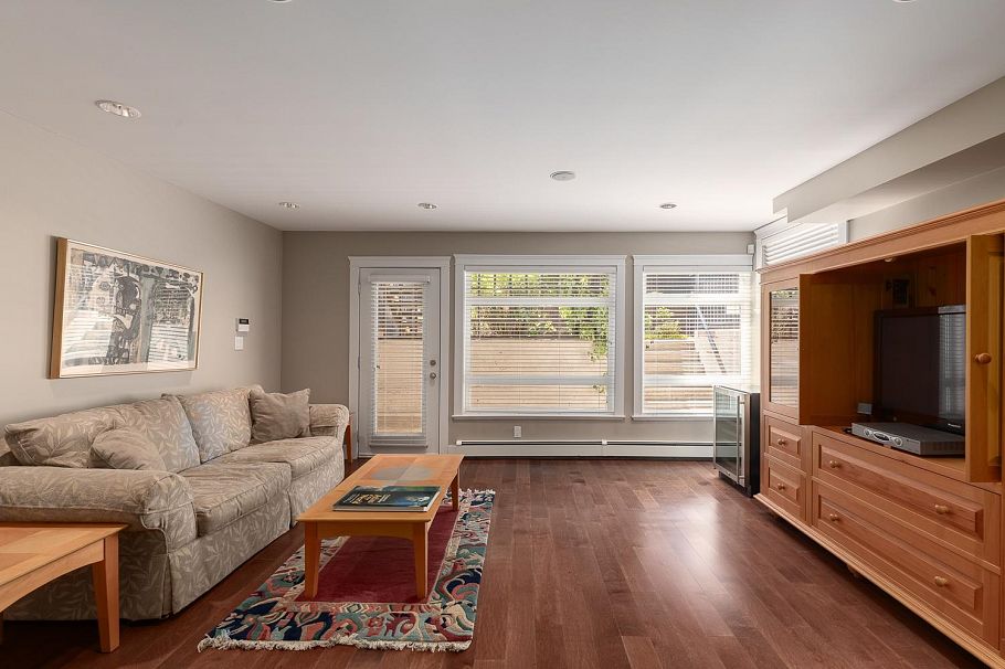 227 E 17 Street North Vancouver, BC - 28