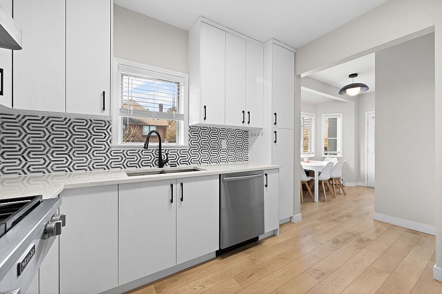 3099 W 6th Avenue Vancouver, BC - 16