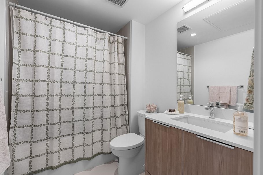 1307 1471 Hunter Street North Vancouver, BC - 24