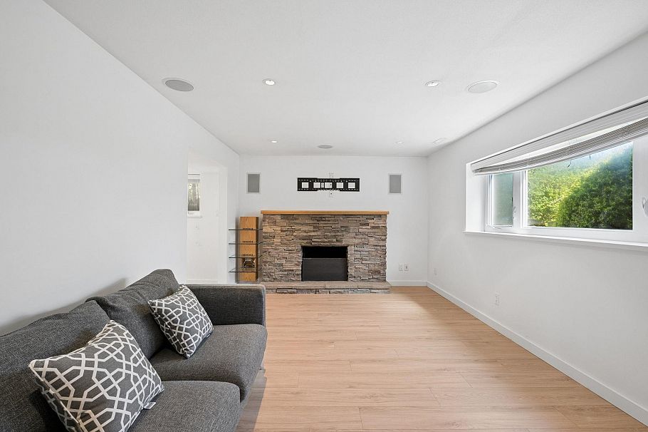 7621 Elliott Street Vancouver, BC - 17