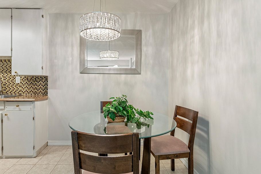 103 2040 Cornwall Avenue Vancouver, BC - 3