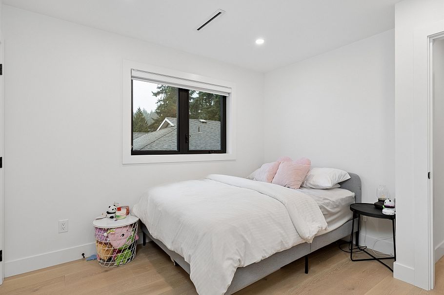 1260 Plateau Drive North Vancouver, BC - 27