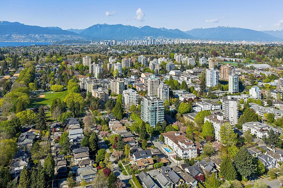 1 6040 Larch Street Vancouver, BC - 35