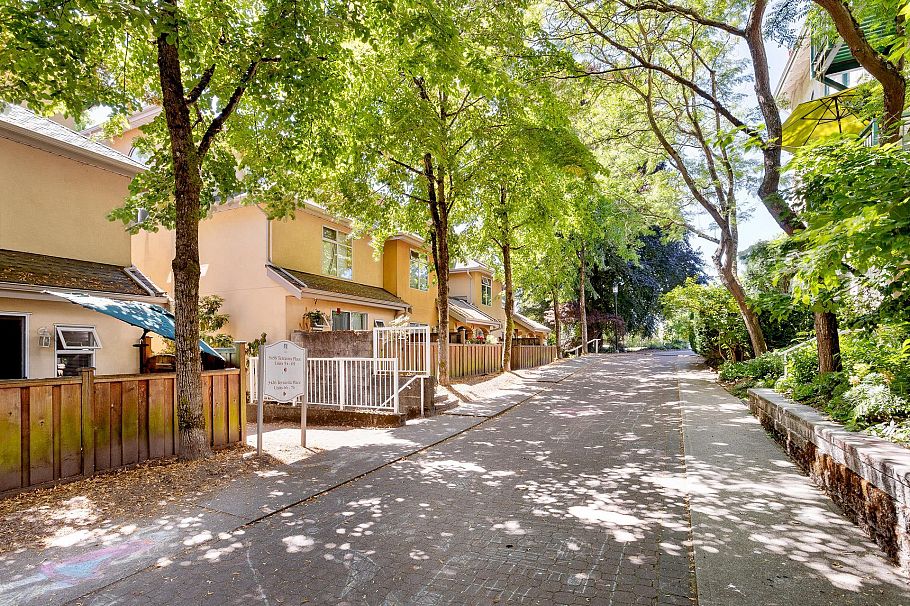 60 3436 Terra Vita Place Vancouver, BC - 4
