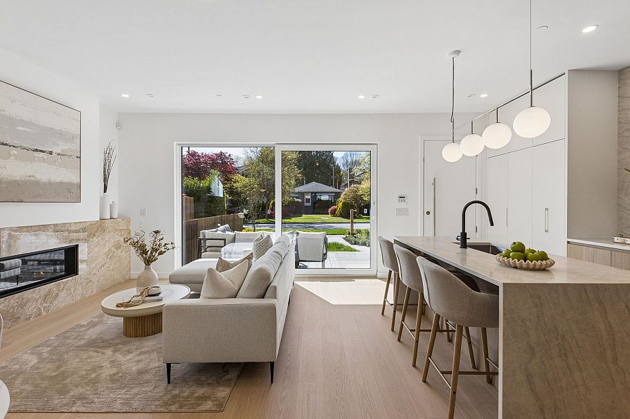 1 6040 Larch Street Vancouver, BC - 10