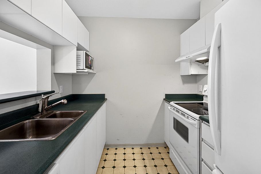 1201 5189 Gaston Street Vancouver, BC - 11