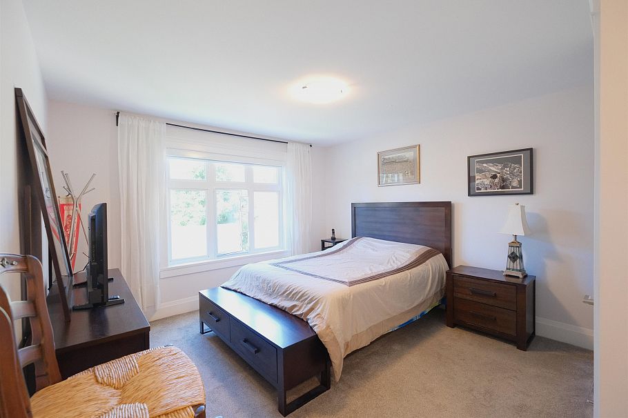 1198 Edgewood Road North Vancouver, BC - 16