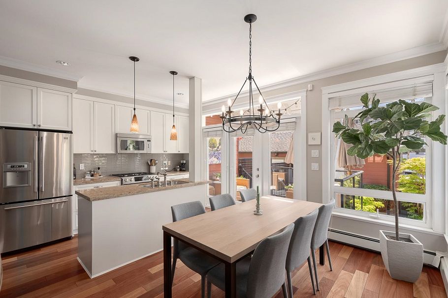 227 E 17 Street North Vancouver, BC - 11