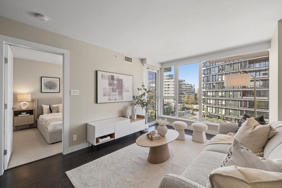 806 1618 Quebec Street Vancouver, BC - 2